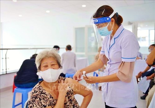 Vietnam promueve la atención a los ancianos en medio del covid-19 - ảnh 1