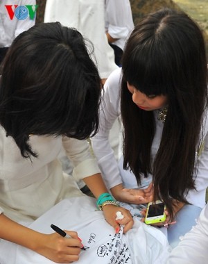 ファン・ディン・フン高校の終了式 - ảnh 3