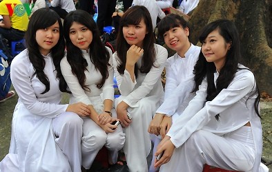 ファン・ディン・フン高校の終了式 - ảnh 2