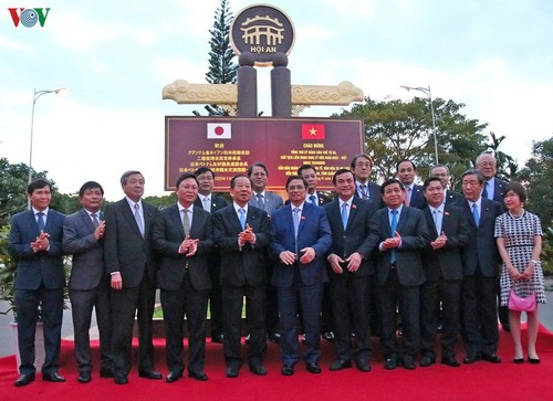 自民党の幹事長、ベトナム訪問を開始 - ảnh 1