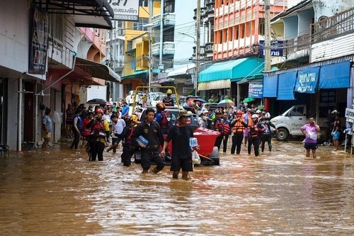 世界各国で深刻な洪水 - ảnh 1