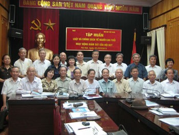 Vietnam menyambut  hari Kaum Lansia Internasional  (1 Oktober) - ảnh 1