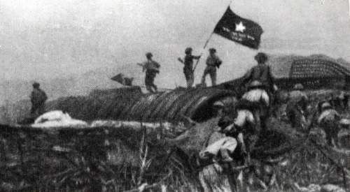 Mengunjungi Museum  Kemenangan Dien Bien Phu - ảnh 5