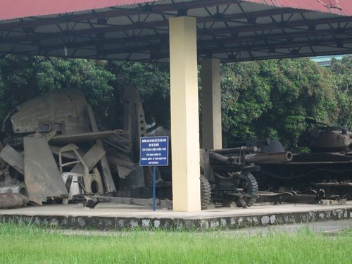 Mengunjungi Museum  Kemenangan Dien Bien Phu - ảnh 6