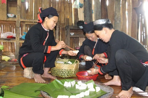 Family customs of the San Chi - ảnh 2