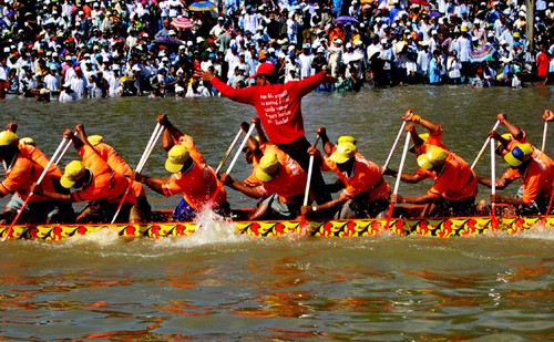 Ngo junk race of the Khmer in Soc Trang - ảnh 2