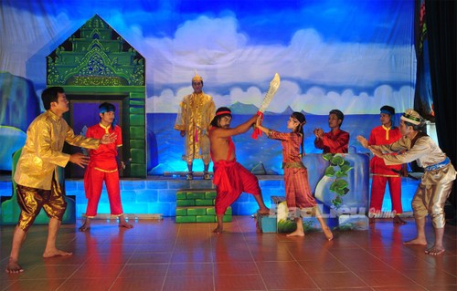 Traditional dance of the Khmer  - ảnh 1