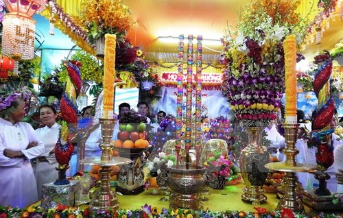 VFF President congratulates Cao Dai Great Festival 2016 - ảnh 1