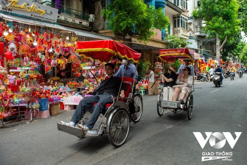 Hang Ma street busy as Mid-Autumn Festival nears - ảnh 13