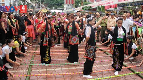 Moc Chau, the call of love - ảnh 1