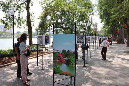 “Hanoi in me” photo exhibition opens - ảnh 1