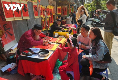 Calligraphy expresses people’s New Year desires - ảnh 1