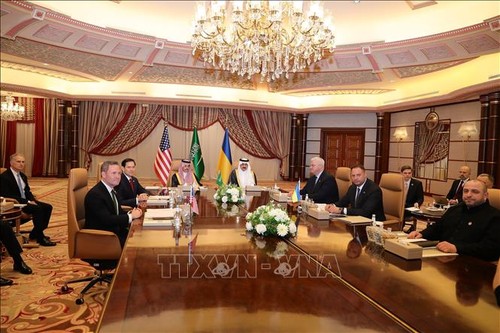 US pushes for diplomatic breakthrough in addressing conflict in Ukraine - ảnh 1
