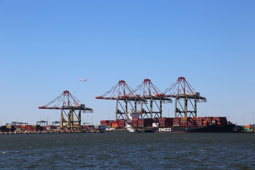 Throwback on Donald Trump’s 100 days in office - ảnh 2