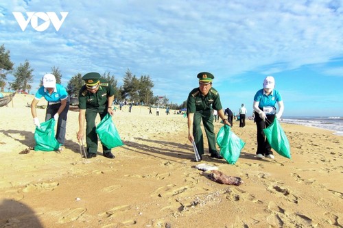 Hue celebrates World Environment Day, launches “Youth for the homeland’s seas and islands” campaign - ảnh 1
