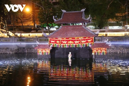 Night tour “Sacred Traces of Hang Kenh” brings heritages alive - ảnh 2