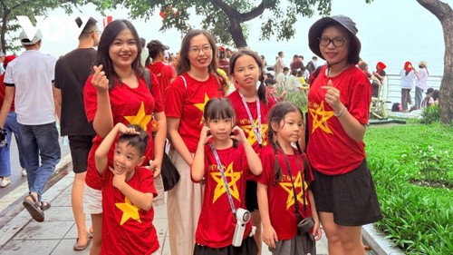 Celebration of National Day inspires national pride among Vietnamese - ảnh 4
