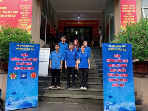 Digital literacy initiative in Tuong Mai ward, Hanoi - ảnh 4