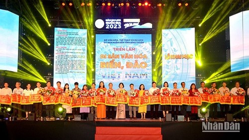 Exhibition on Vietnam’s sea and island cultural heritage opens in Binh Thuan - ảnh 1