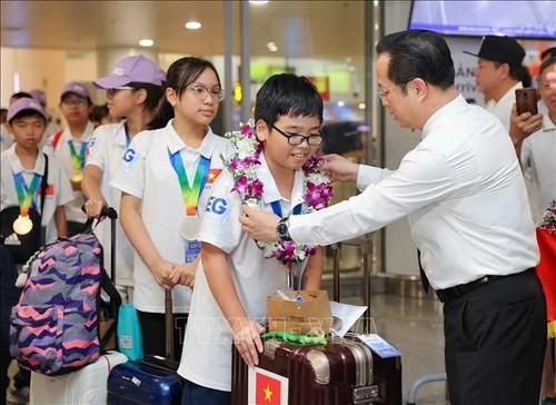 Vietnam finishes second at International Mathematics and Science Olympiad - ảnh 1