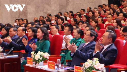 PM honors outstanding citizens of Hanoi  - ảnh 1