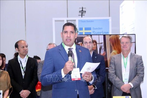 Sweden launches "green exhibition" and business footprint publication in Vietnam - ảnh 1