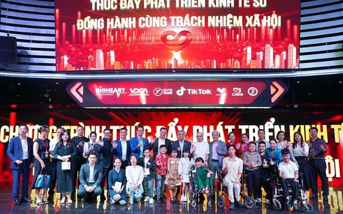 Vietnam tries to boost digital economy and social responsibilities - ảnh 1