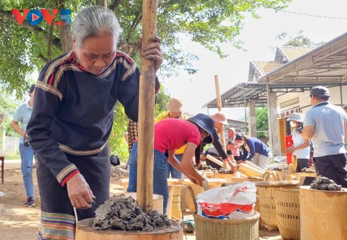 M’nong R’lam ethnicity’s pottery, another national heritage of Dak Lak province - ảnh 1