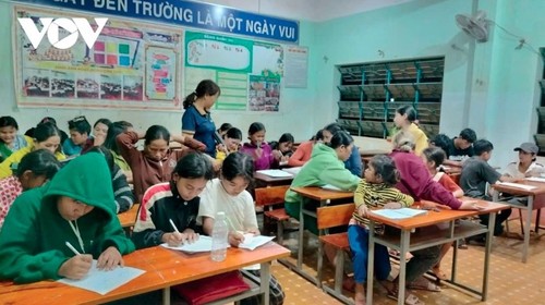 Literacy classes ignite hopes of ethnic minorities in Gia Lai  - ảnh 1