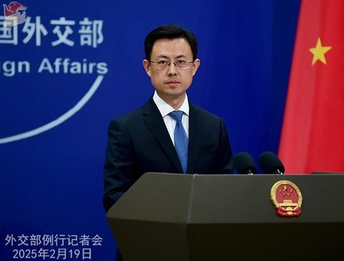 Chinese Foreign Ministry spokesperson comments on Vietnam railway project  - ảnh 1