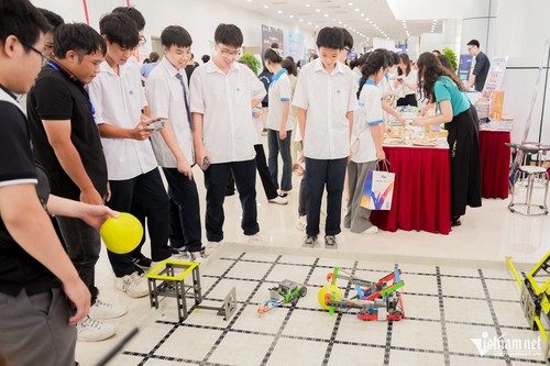Vietnam advised to focus on innovation to develop its own AI technology - ảnh 2