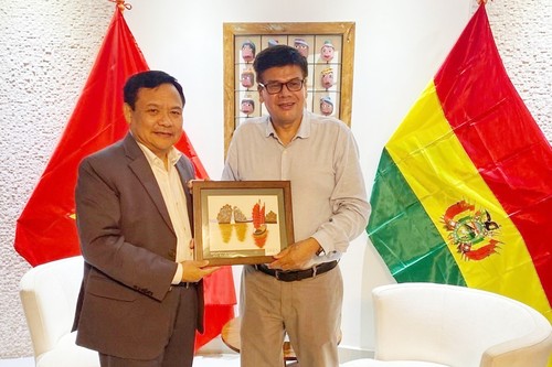 Vietnam’s April 30 victory, historic moment for whole world: Bolivian diplomat - ảnh 1