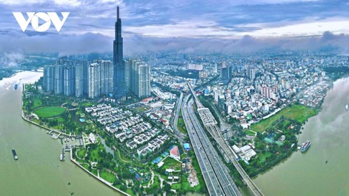 Vietnam's first steps towards establishing international financial centers  - ảnh 1
