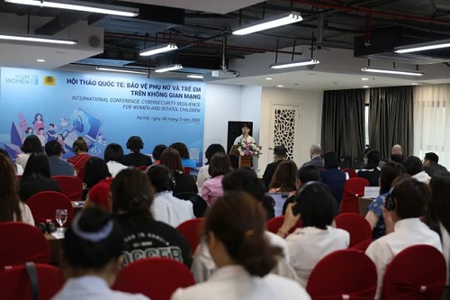 UNESCO helps ensure cyberspace safety for Vietnamese women and children   - ảnh 2