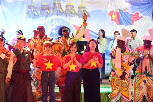 Female soldiers spread Vietnamese culture in Africa - ảnh 1