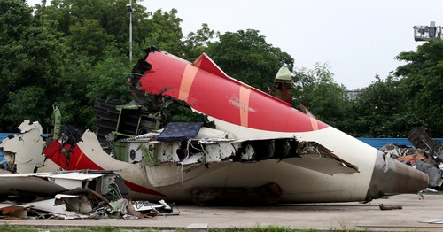 Air India crash report shows pilot confusion over engine switch movement - ảnh 1