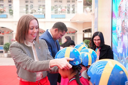 Sweden joins forces with Hanoi schools to boost child traffic safety - ảnh 2