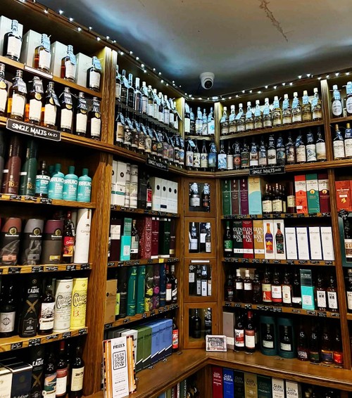 Where peat smoke meets laughter - ảnh 1