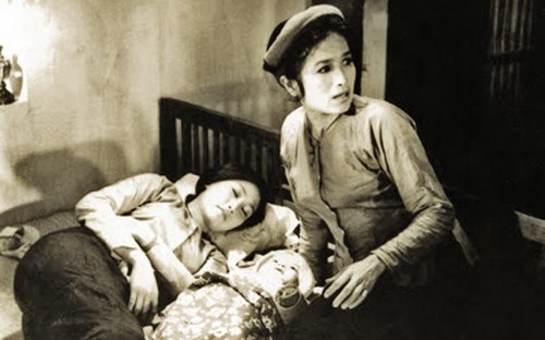 Free film screenings mark 14th National Party Congress - ảnh 1