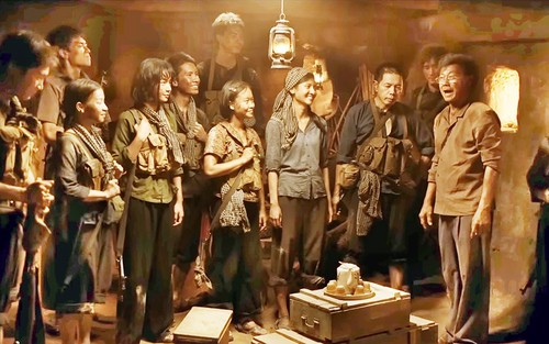 Free film screenings mark 14th National Party Congress - ảnh 3