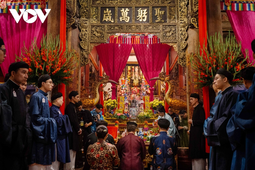 Hanoi’s ancient gate-opening ritual for Lunar New Year reenacted  - ảnh 22