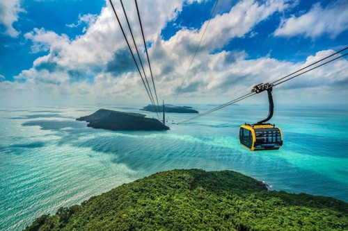 Vietnam’s three cable cars named among Asia’s most spectacular scenic rides  - ảnh 1