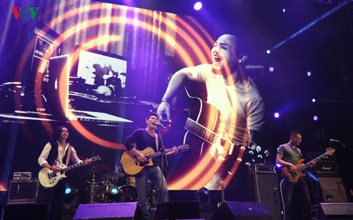 Toàn cảnh Rockshow “Trần Lập - Hẹn gặp lại” ấn tượng và xúc động - ảnh 6