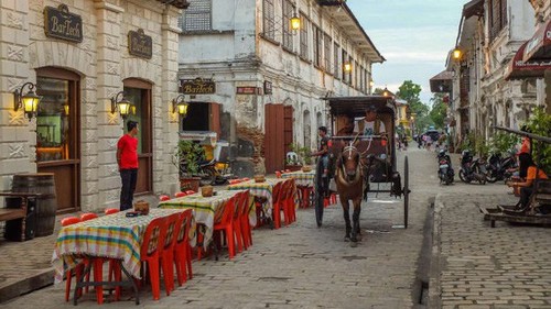 Hội An lại được CNN vinh danh khi đứng đầu trong top 14 thành phố đẹp nhất châu Á - ảnh 19