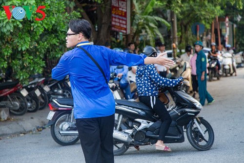 Học sinh cấp II Hà Nội phấn khởi hoàn thành kỳ thi tuyển sinh lớp 10 - ảnh 4