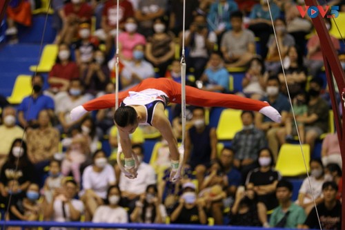 Những khoảnh khắc ấn tượng của Thể dục dụng cụ Việt Nam tại SEAGames 31 ngày 15/5 - ảnh 11