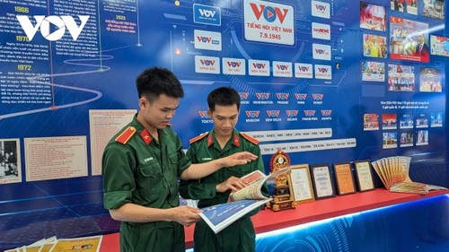 Hội báo toàn quốc 2025: Nhiều hoạt động sôi nổi tại gian trưng bày của VOV - ảnh 7