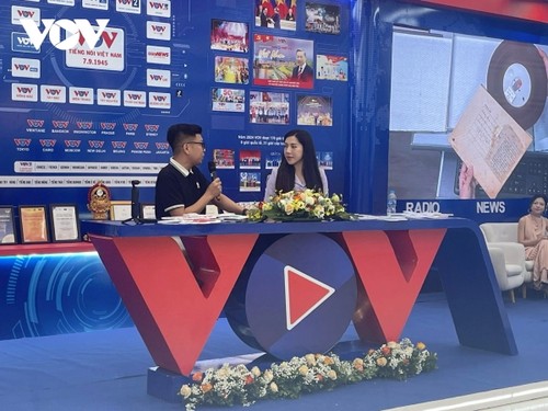 Hội báo toàn quốc 2025: Nhiều hoạt động sôi nổi tại gian trưng bày của VOV - ảnh 9