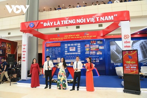 Hội báo toàn quốc 2025: Nhiều hoạt động sôi nổi tại gian trưng bày của VOV - ảnh 13