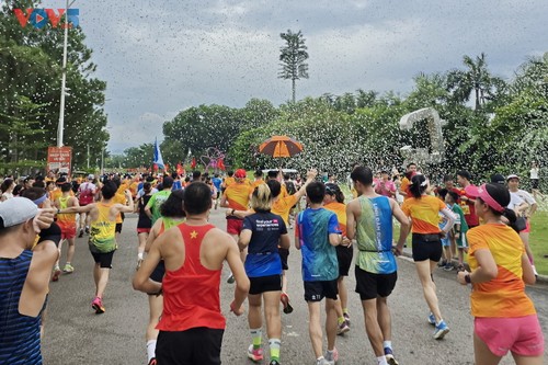 Rực rỡ sắc màu tại đường chạy VTV LPBank - Nhịp điệu xuyên thời gian - ảnh 7